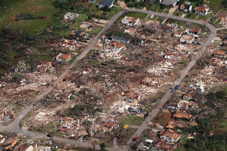 An aerial view of tornado damage shows entire block of homes in ruins in Tuscaloosa, Alabama, April 28, 2011. Tornadoes and violent storms ripped through seven southern U.S. states, killing at least 259 people in the country's deadliest series of twisters in nearly four decades.  REUTERS/Marvin Gentry  